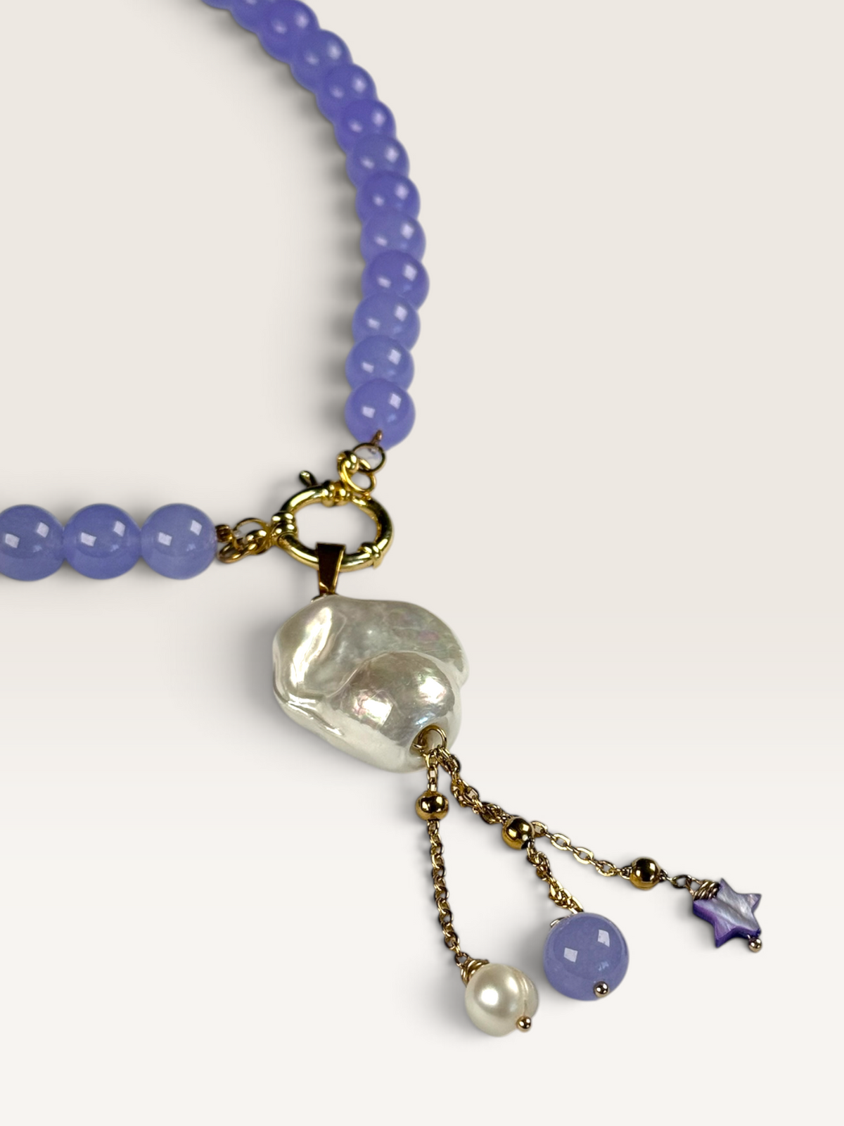 Collana Con Perle Di Giada e Pendente In Perla Keshi