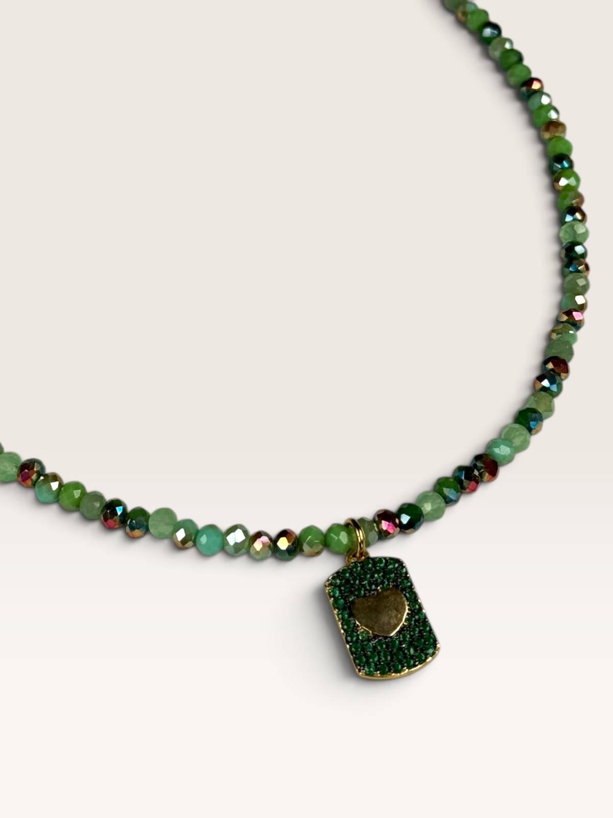 Collana in Cristalli Verdi e Ciondolo Cuore