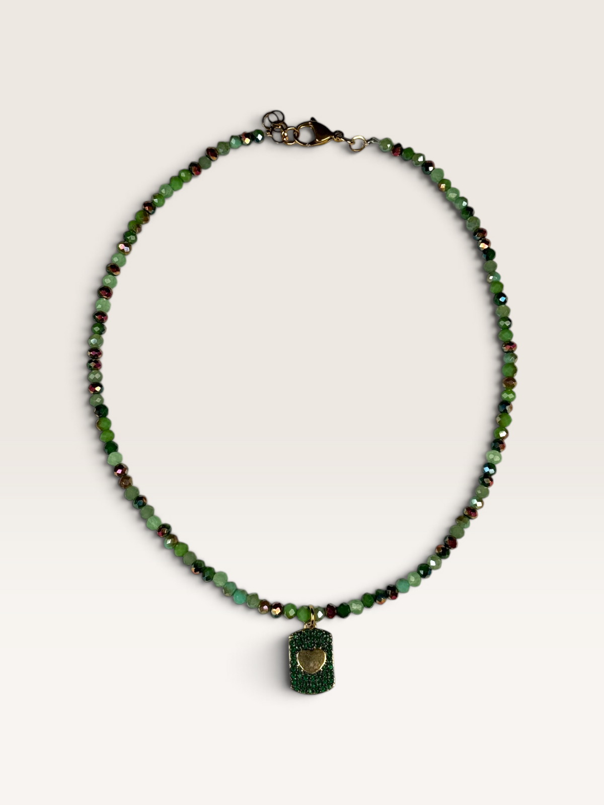 Collana in Cristalli Verdi e Ciondolo Cuore