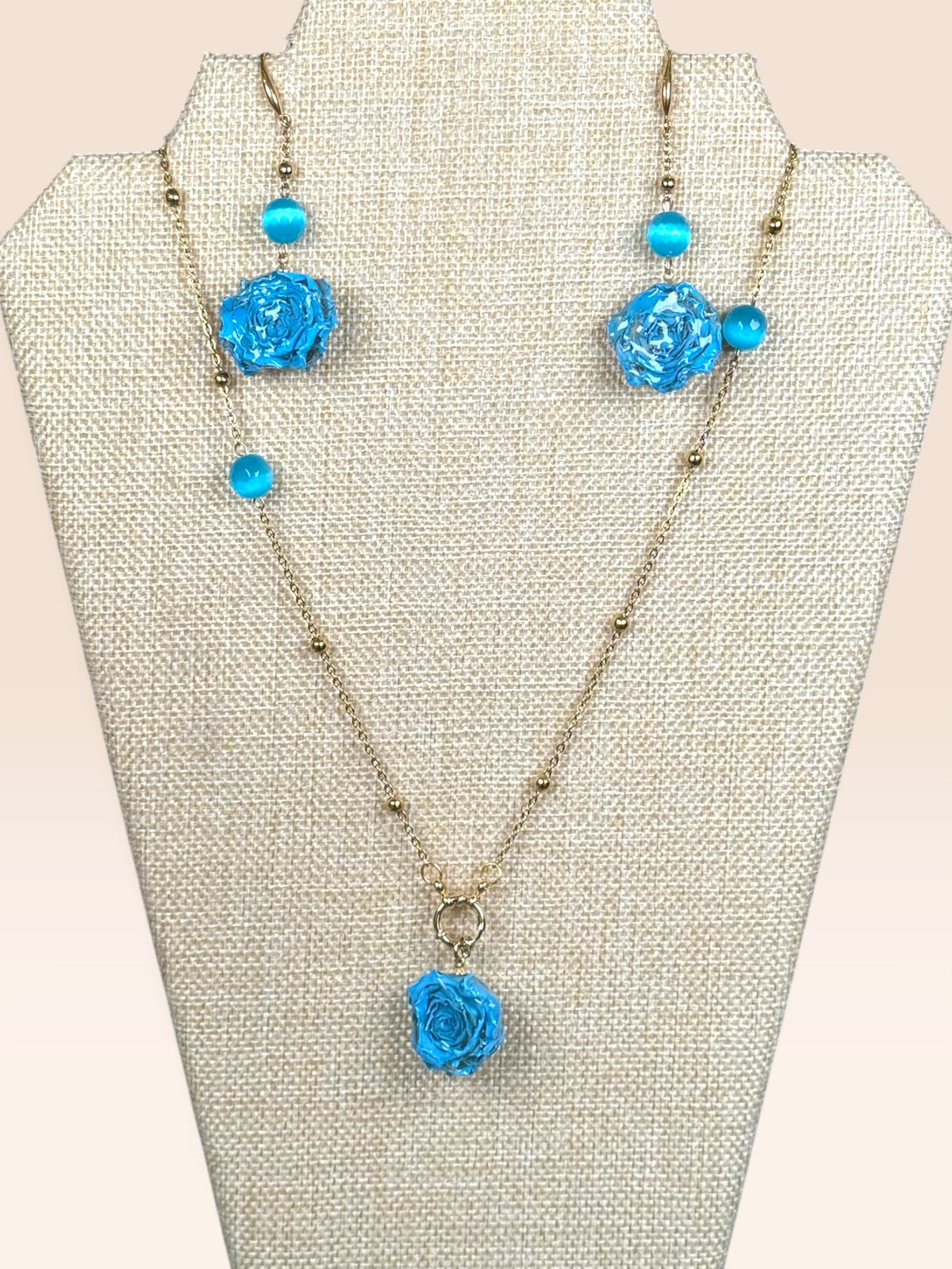 Set Collana e Orecchini Occhio di Tigre e Rose in Resina